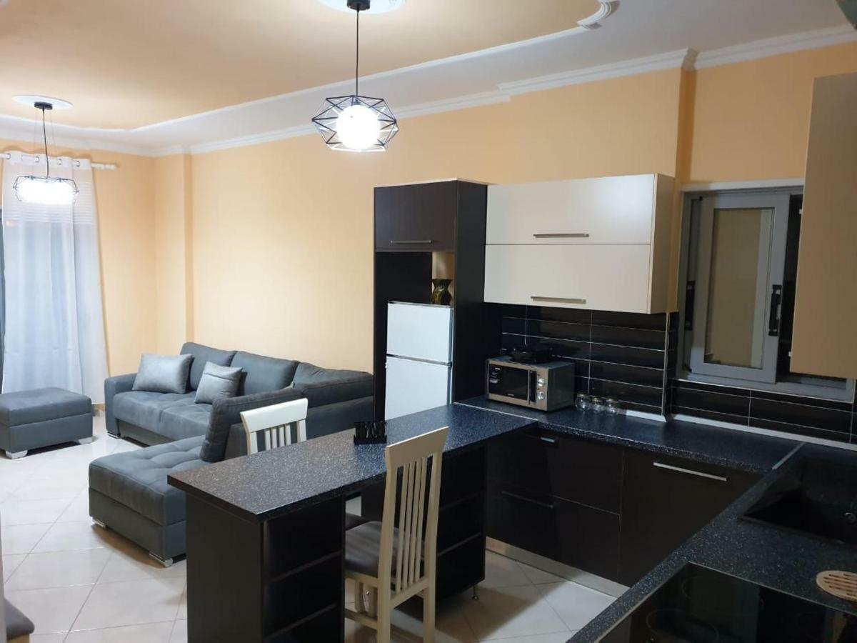 Ann'Apartment Orikum Bagian luar foto