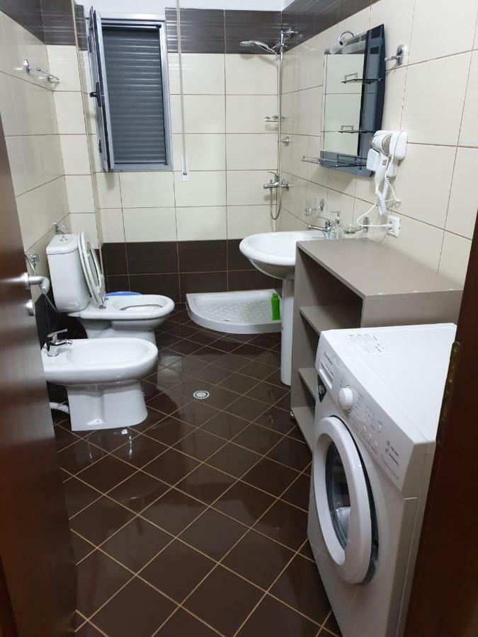 Ann'Apartment Orikum Bagian luar foto